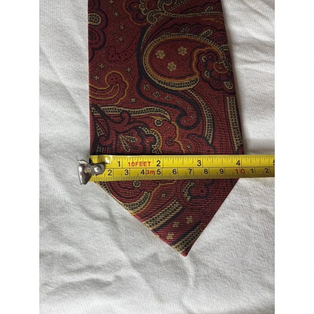 Brooks Brothers Makers Red Paisley Tie Pure Silk Printed‎ In Italy Made in USA